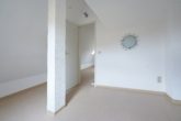 Spitzboden Raum 2.2 - Attraktive Wohnung mit viel Platz und Charme