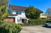 Hausansicht01b - Mittelpunkt für die Familie mit Garten, Garage und Einlieger-Wohnung