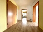 Diele a - Koffer packen und einziehen! Gepflegte 4-Zimmer-Wohnung mit Balkon in schöner Lage von Bad Bocklet